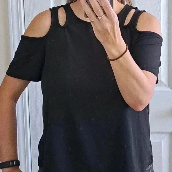 ❤️ Cold Shoulder Black Top Medium - Picture 13 of 13